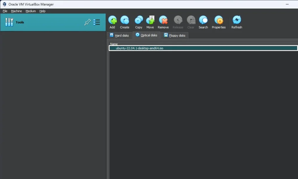 Oracle VM Virtual Box Manager application is running with Ubuntu ISO image highlighted.